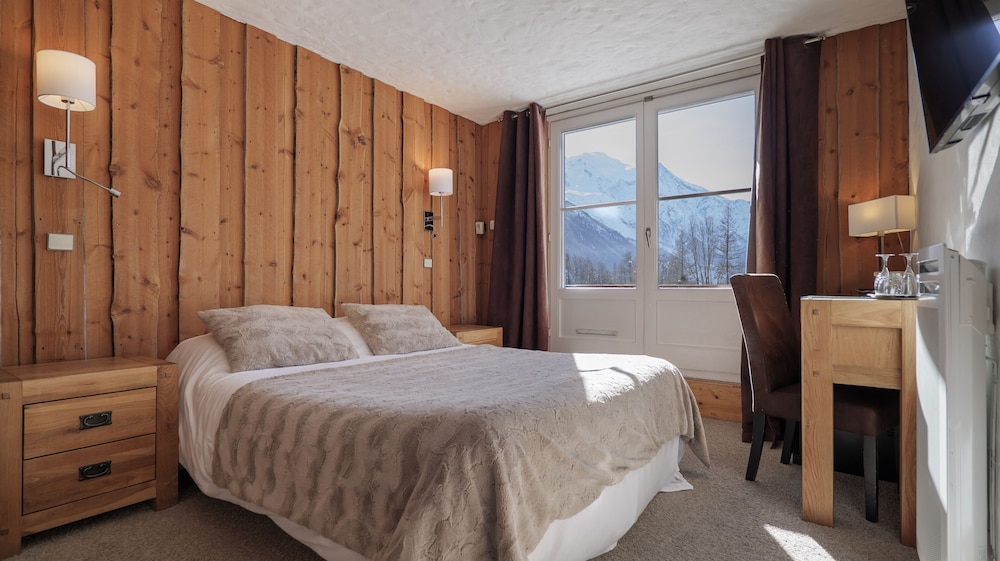 Superior Double Room (Mont Blanc) - Photo 1