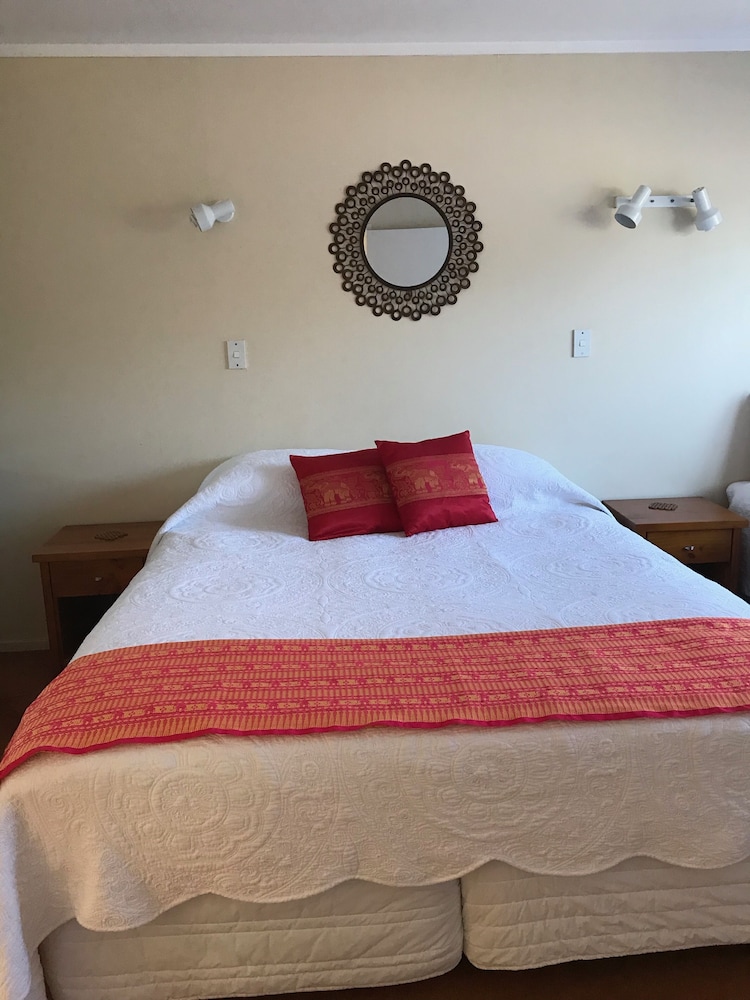 One Bedroom Apartment (Unit 3) photo 1
