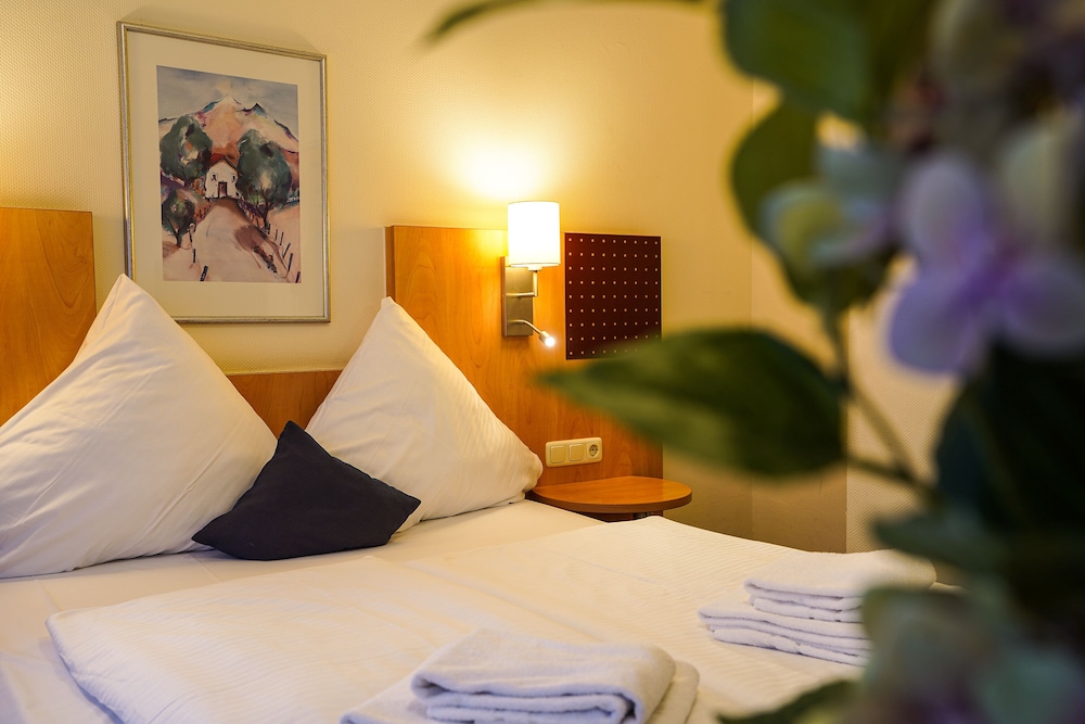 Standard Double Room - Photo 3