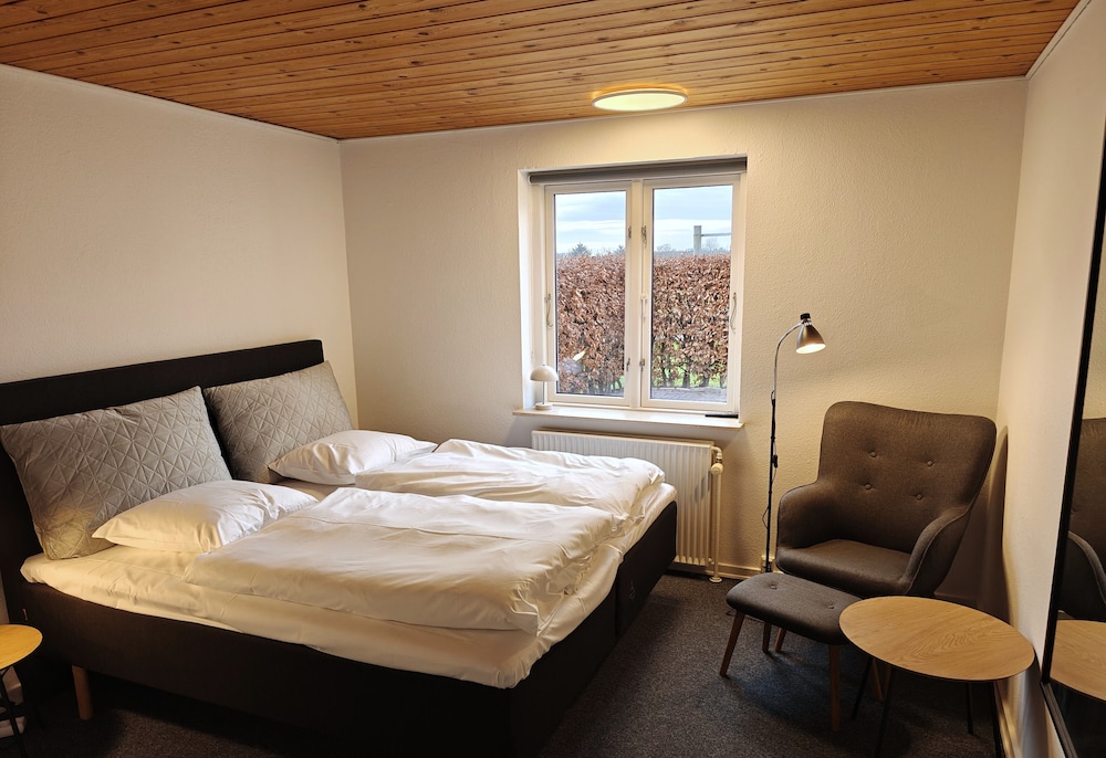 Double Room, Shared Bathroom (In Villa) photo 1