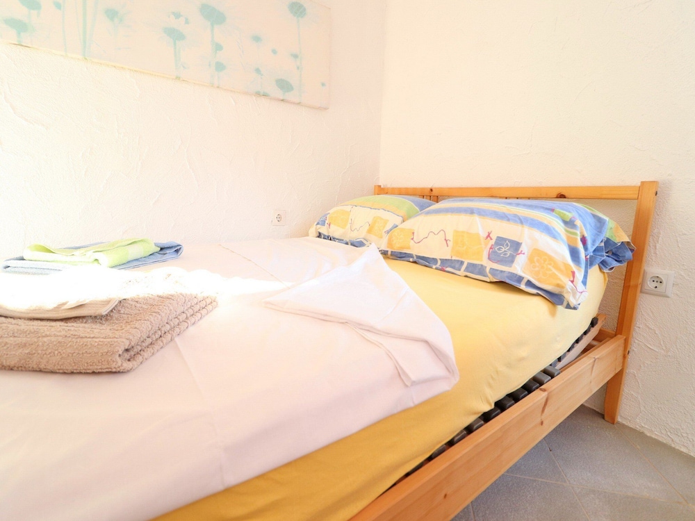 House (One Bedroom Holiday Home With Swimmin)