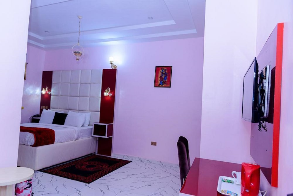 Royal Room photo 3