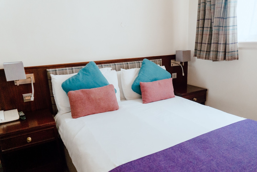 Standard Double or Twin Room, 1 Double or 2 Twin Beds, Accessible (Part Accessible)