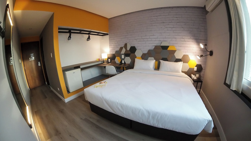 Standard Room, 1 Double Bed, Non Smoking - Photo 2