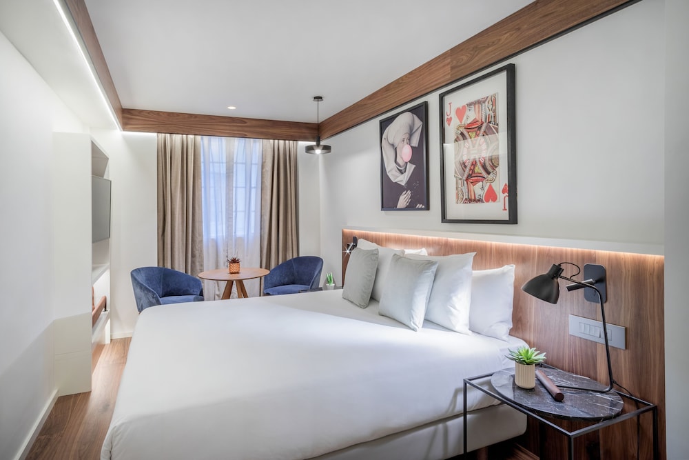 Deluxe Room Connected