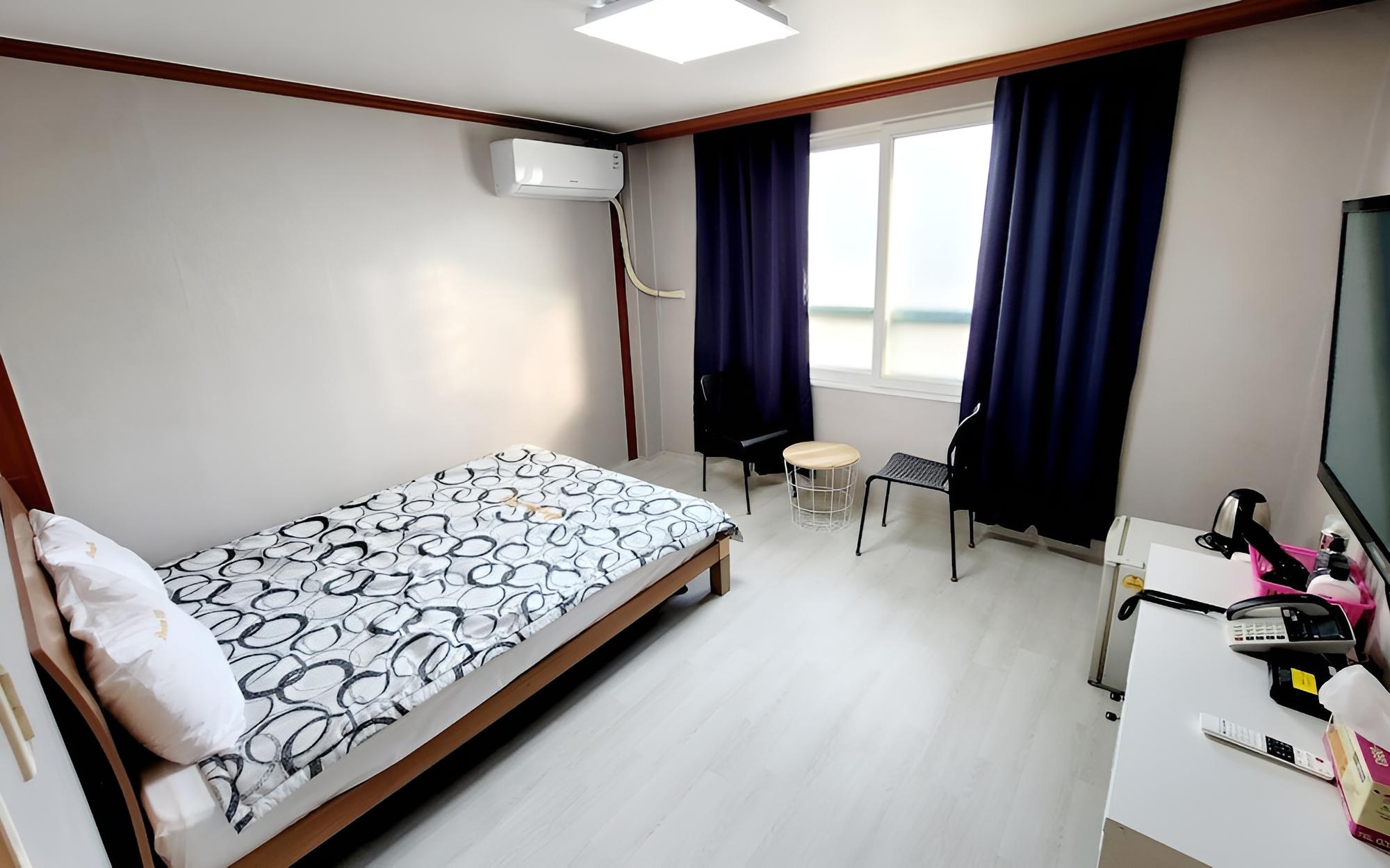Room (Western-style Room (Double)) photo 3