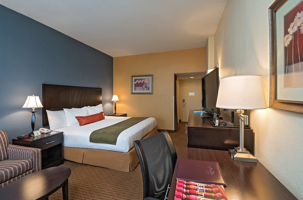 Standard Room, 1 King Bed, Accessible, Non Smoking - Photo 3