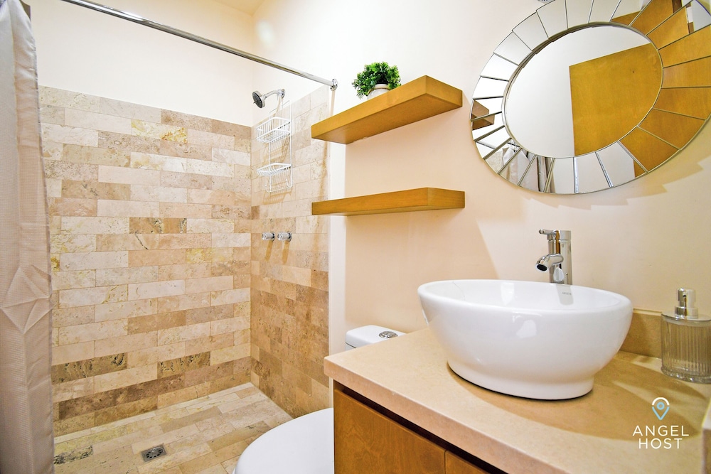 Comfort Apartment, 2 Bedrooms, Ocean View photo 3