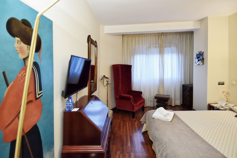 Double Room - Photo 5