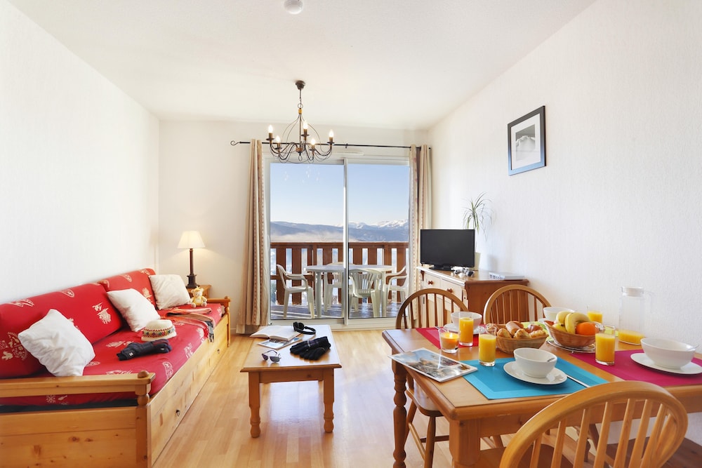 Apartment photo 2