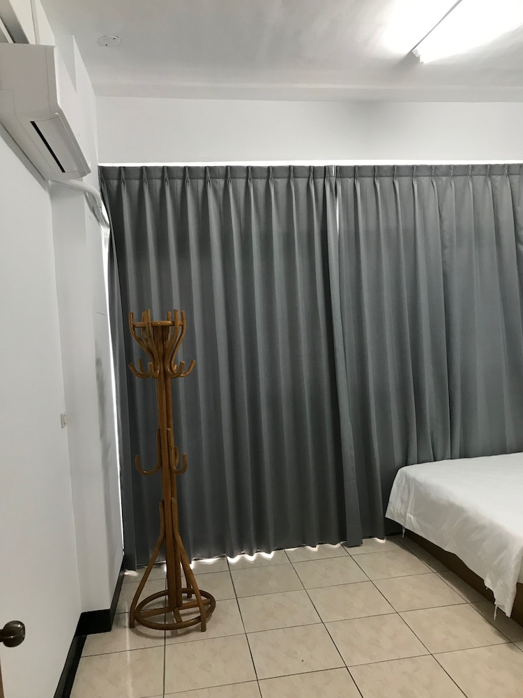 Quadruple Room, Shared Bathroom - Photo 2