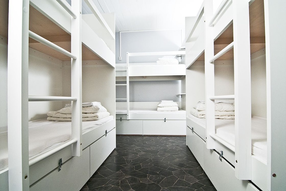 Shared Dormitory, Mixed Dorm (16 Beds) photo 1
