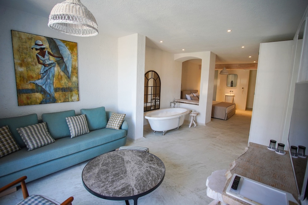 Luxury Suite