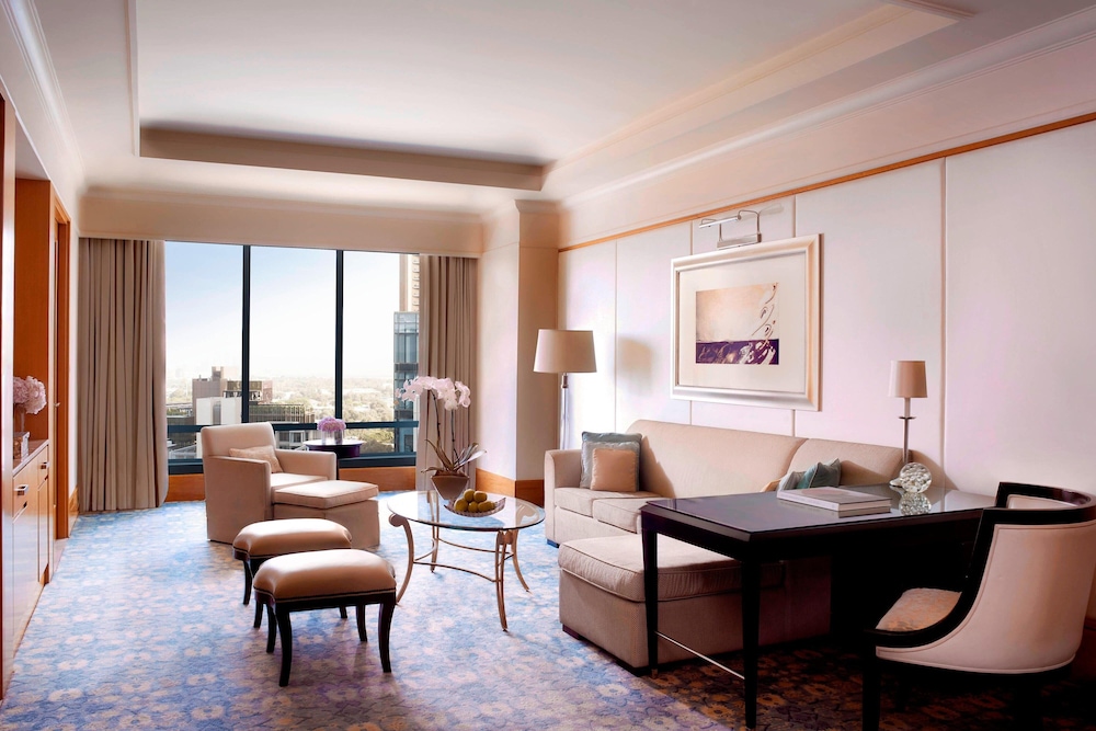 Executive Suite, 1 King Bed photo 3