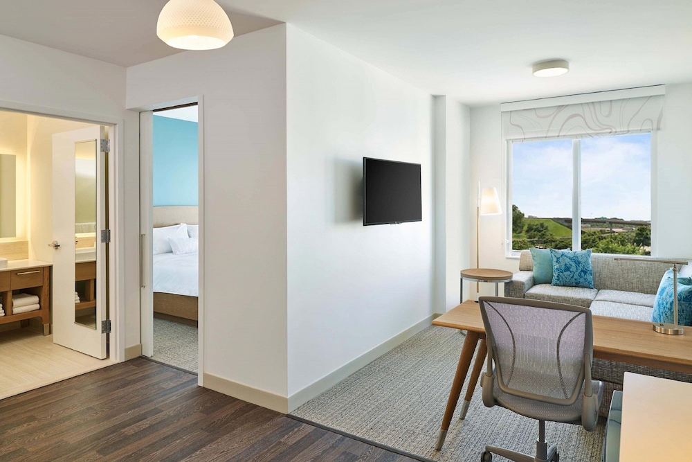 Suite, 1 Bedroom, Kitchen - Photo 8