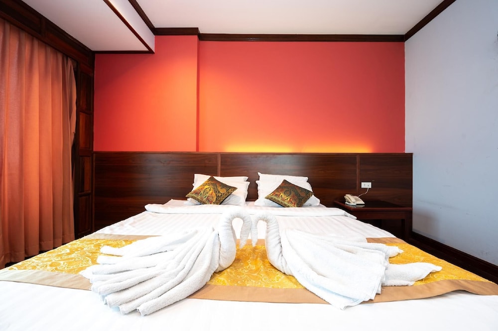 Suite, 1 King Bed photo 2