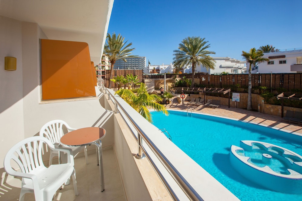 Standard Double Room, Balcony, Garden View