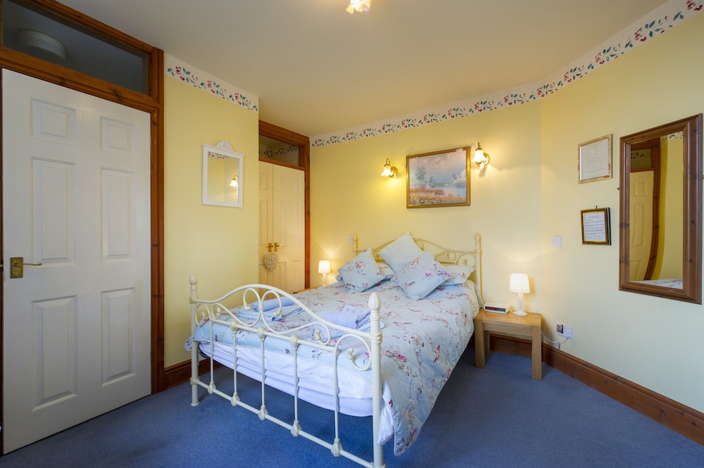 Standard Room, 1 Double Bed, Ensuite photo 2
