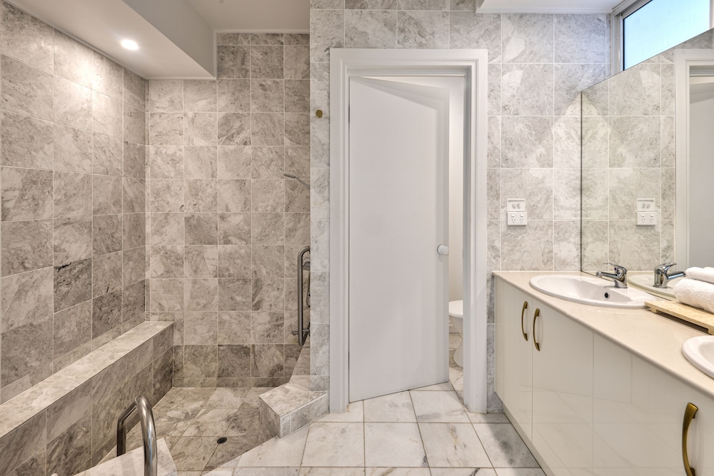 Apartment, 2 Bedrooms, 2 Bathrooms, Ocean View photo 3