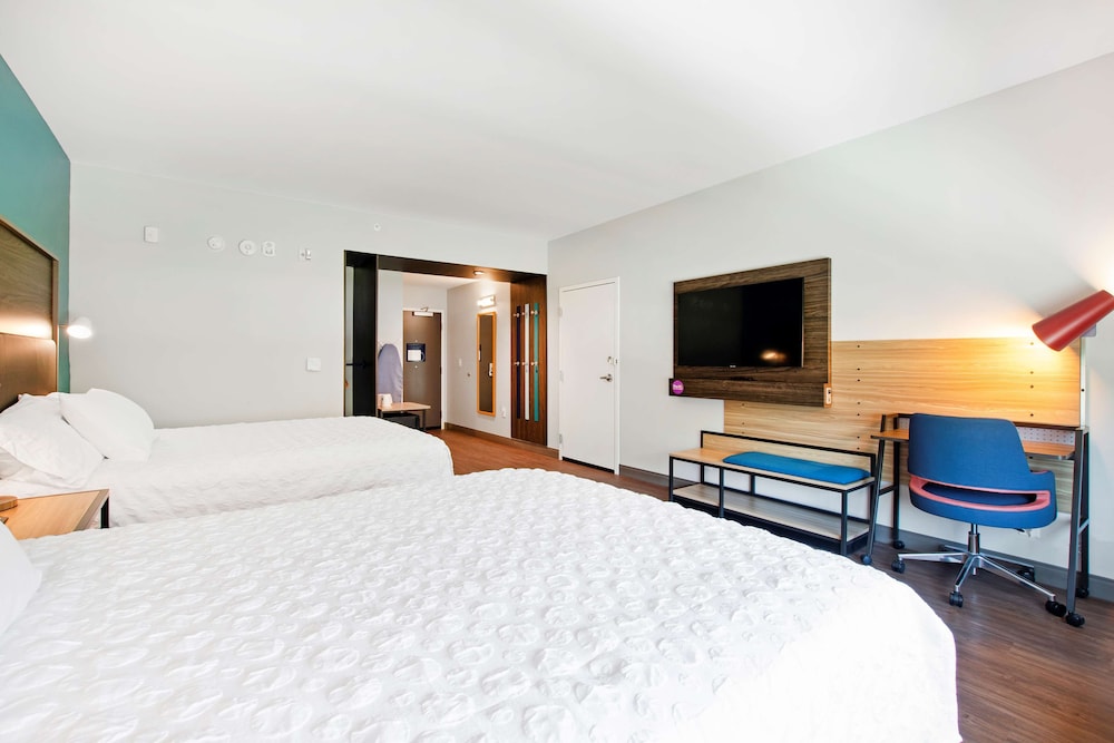 Room, 2 Queen Beds, Accessible (Mob/Hear Acc W/Tub) - Photo 5