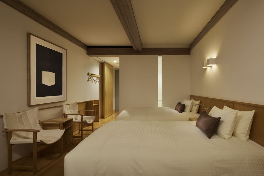 Twin Room, Non Smoking, Ground Floor photo 3