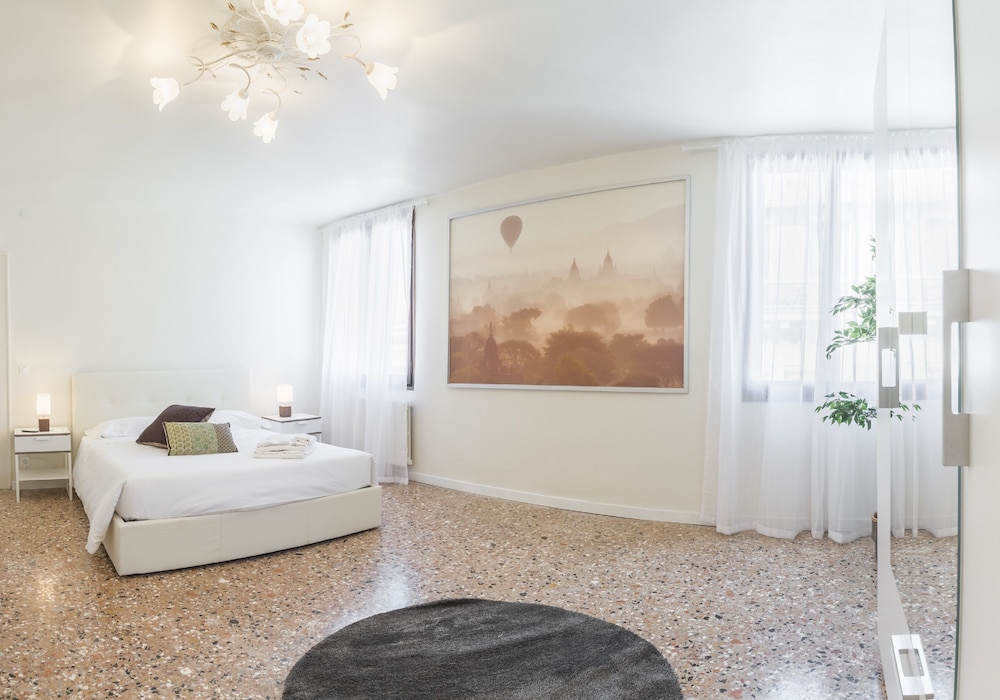 Classic Apartment, 3 Bedrooms (Check-in online) photo 1