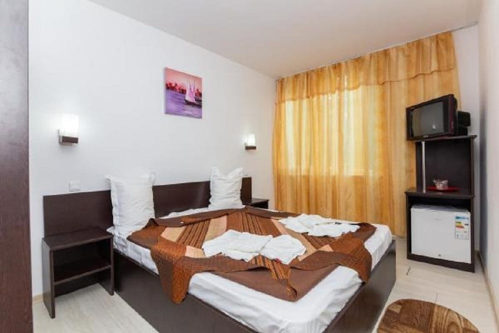 Standard Double Room, Non Smoking, City View photo 2