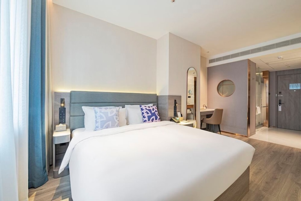 Superior Single Room, 1 King Bed
