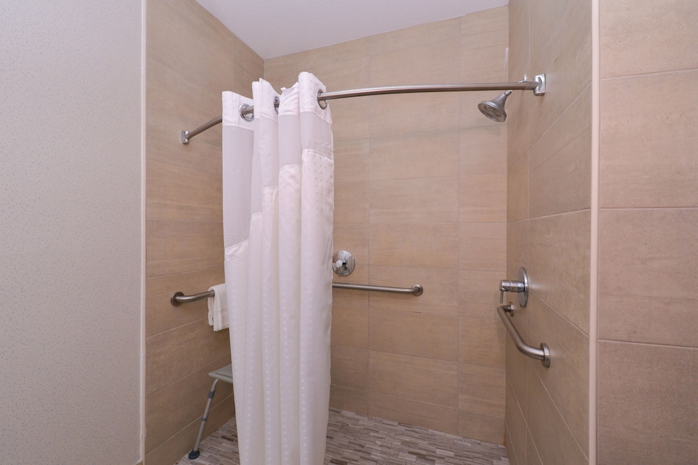 Suite, 2 Queen Beds, Accessible (Mobility, Accessible Tub)