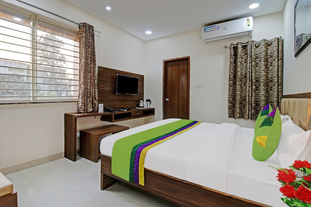 Deluxe Room - Photo 2