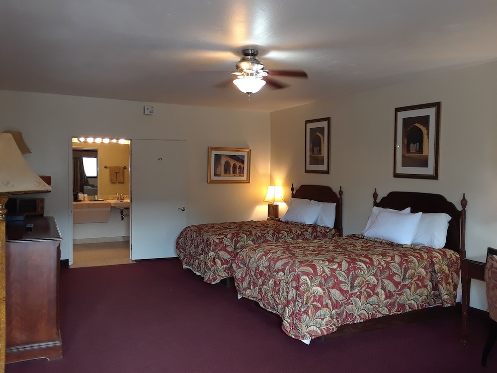 Suite, Multiple Beds, Accessible