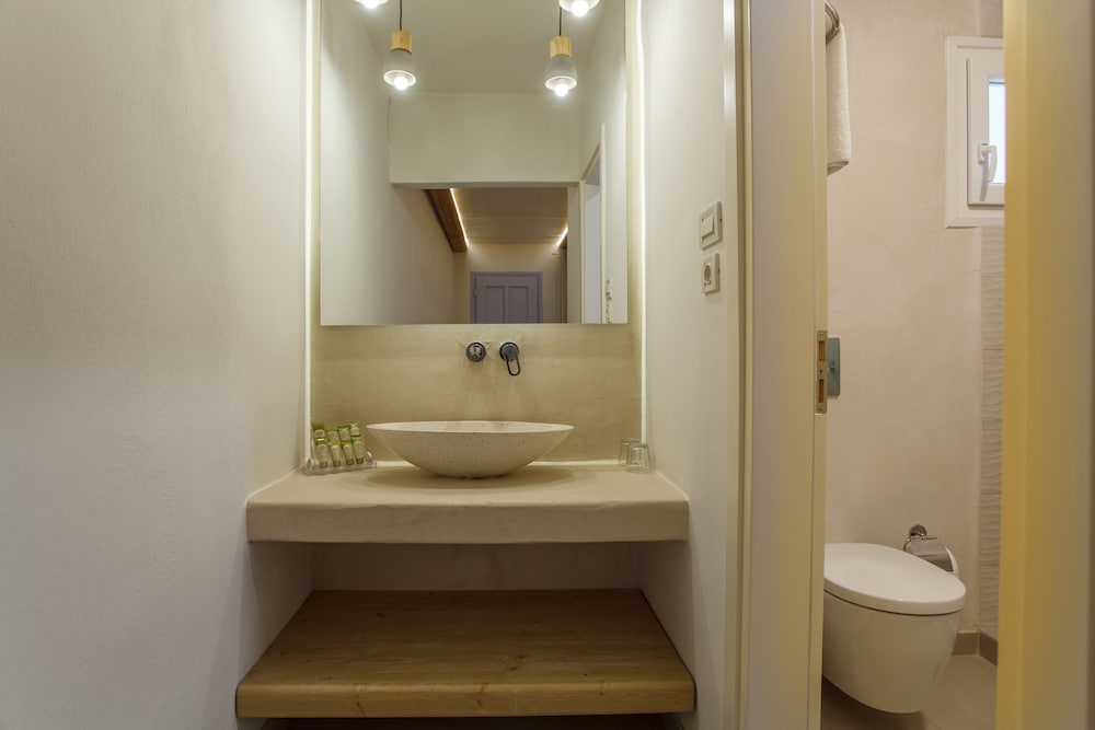 Main Section Double Room Pool View - Photo 5