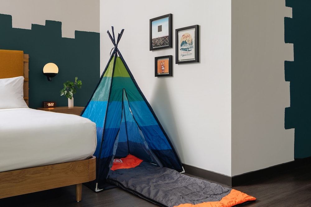 Room, Multiple Beds - Photo 7