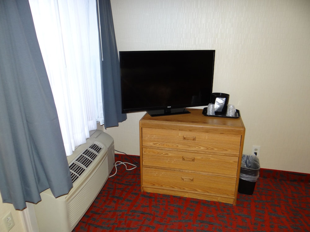 Standard Room, 1 King Bed photo 2