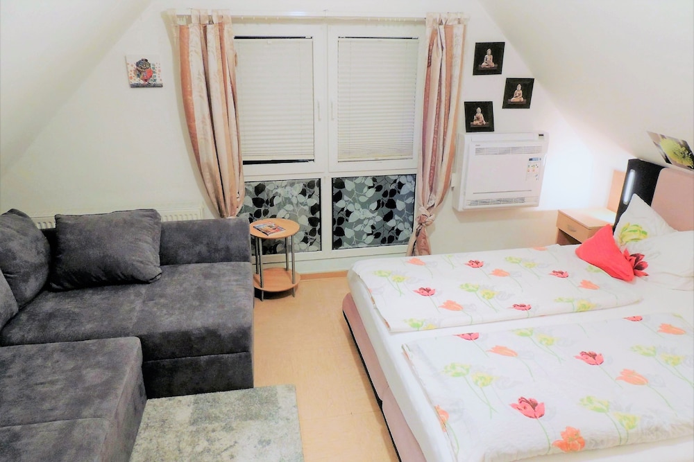 Basic Apartment, 1 Bedroom, Non Smoking, Kitchen photo 3