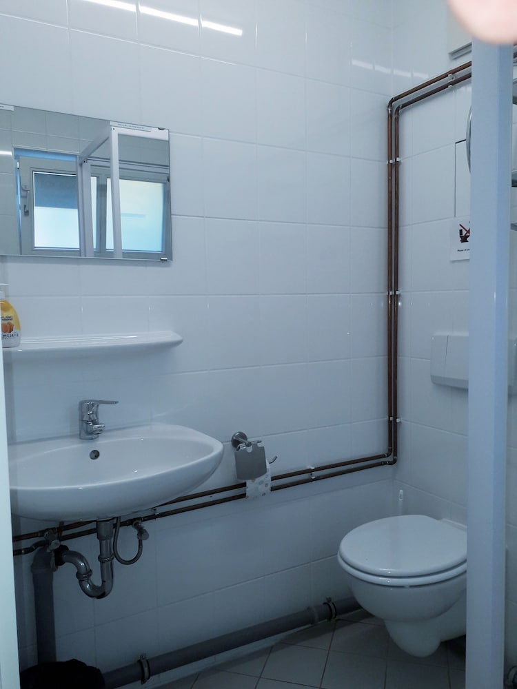Economy Double Room, Shared Bathroom - Photo 3