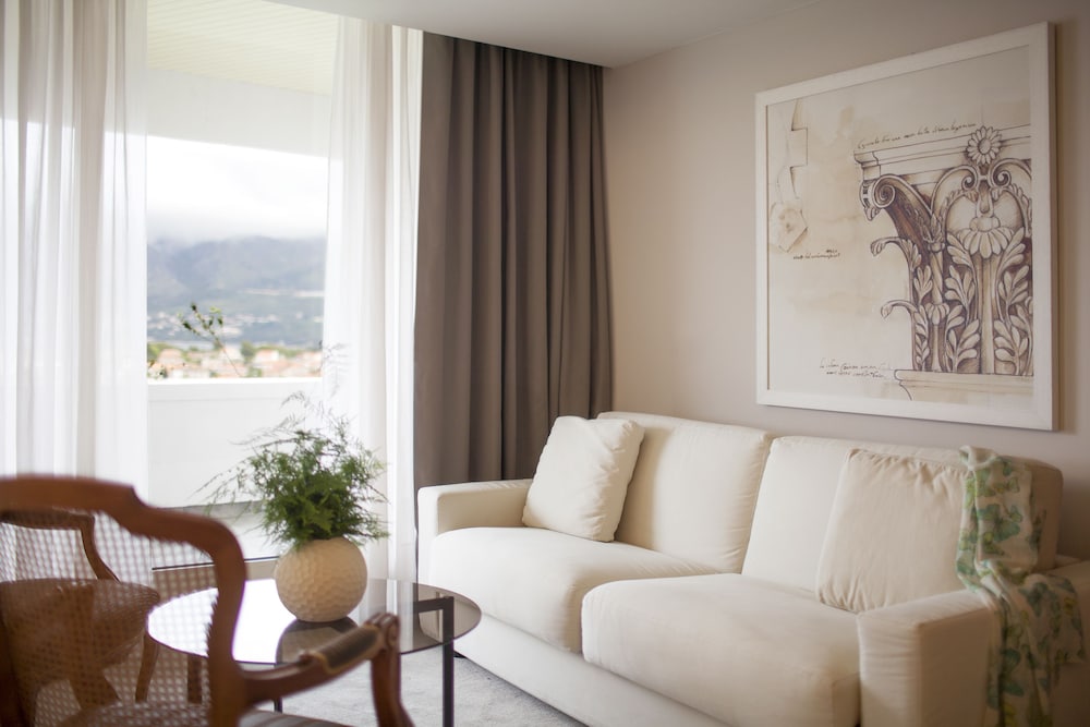 Executive Suite sea view balcony photo 3