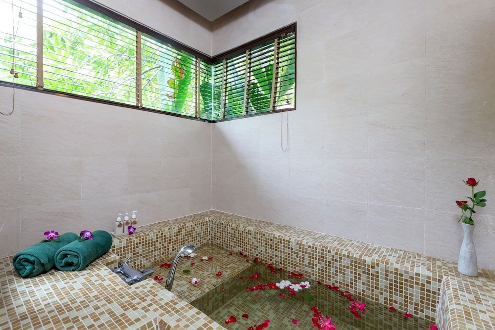 Villa, Beachfront (Rendezvous Villa) thumbnail 6