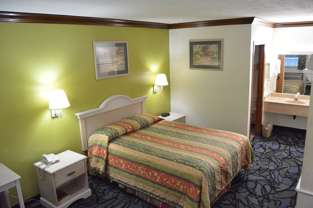Standard Room, 1 Queen Bed photo 1