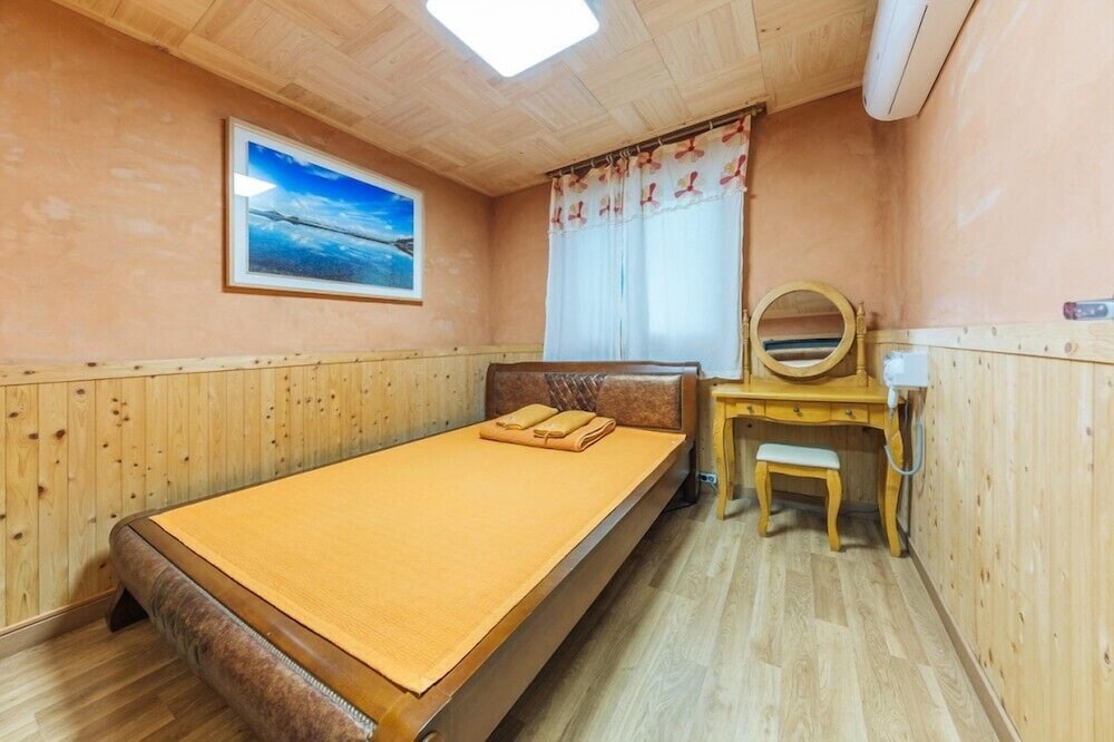 Room (Island 101) - Photo 8