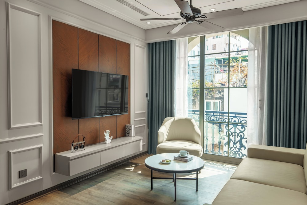 Deluxe Apartment, City View