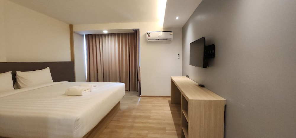 Standard Double Tower 3 photo 2