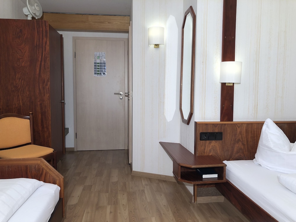 Classic Twin Room in Guest House - Photo 5