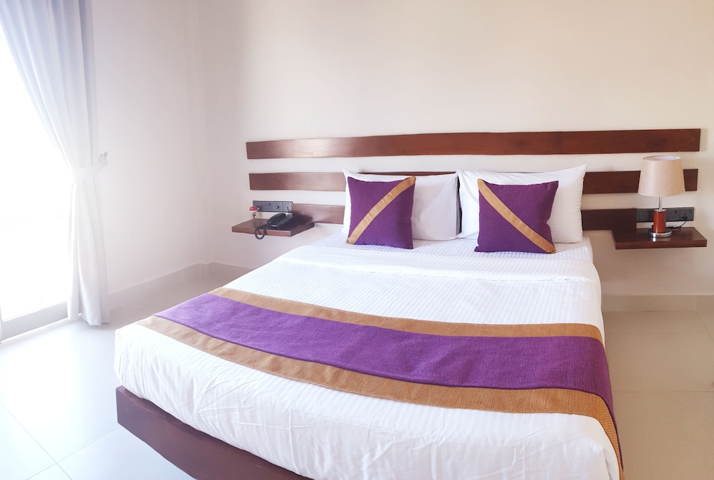 Deluxe Room, Canal View - Photo 4