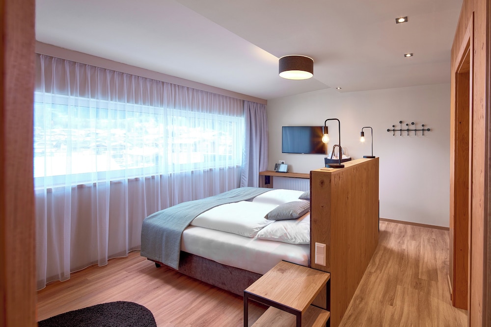Deluxe Suite, Balcony, Mountain View (For 4 People) photo 1