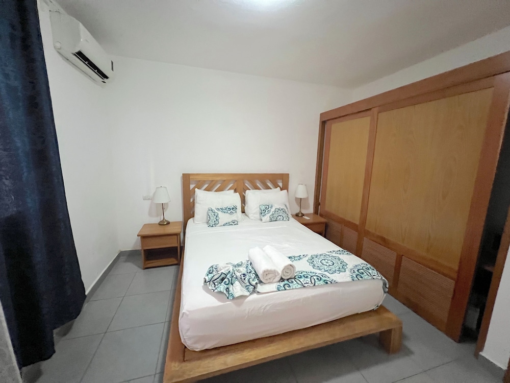 Suite, Balcony, Garden View