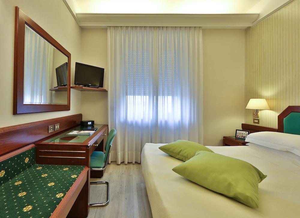 Standard Room, Multiple Beds, Smoking