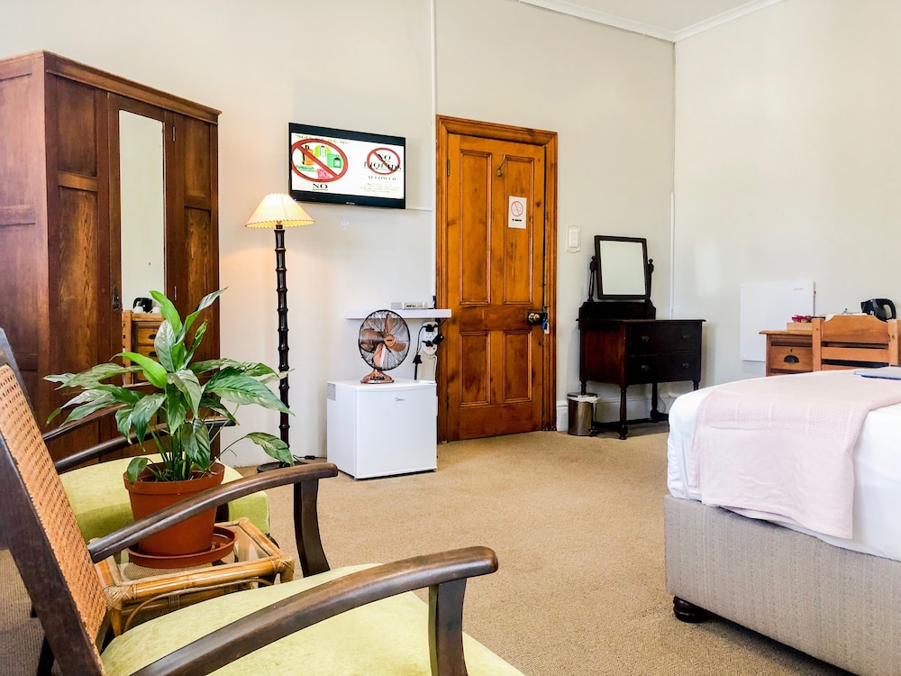 Standard Double Room, 1 King Bed, Non Smoking photo 3