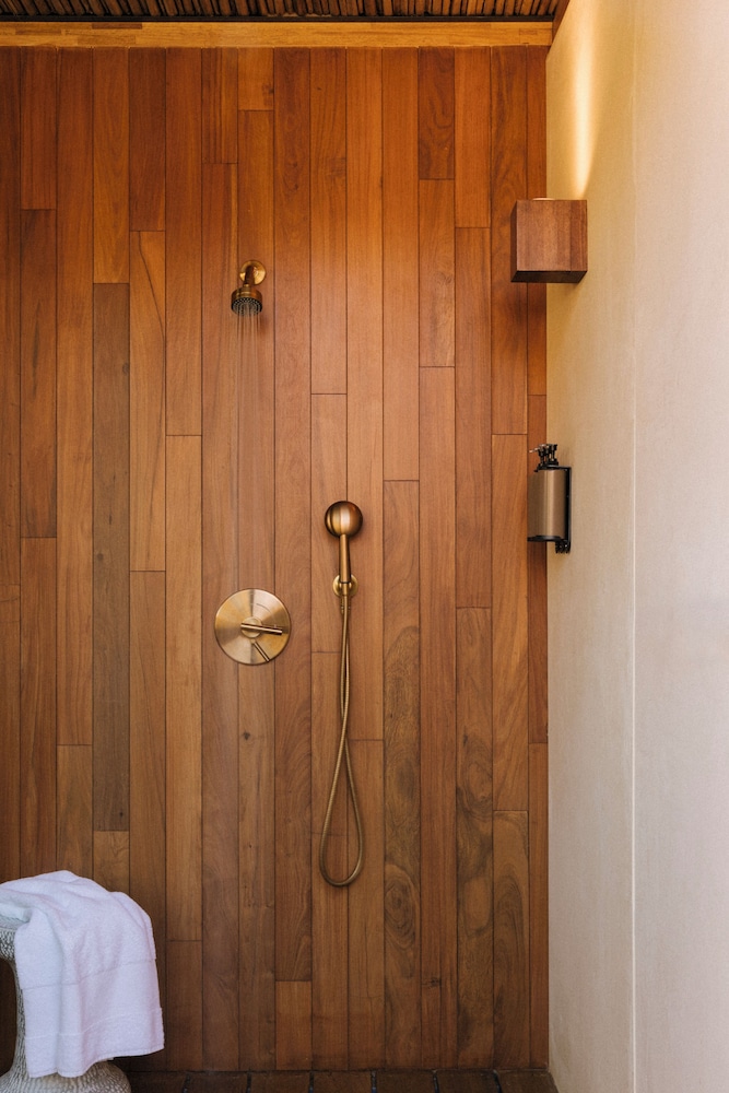 Villa, 1 King Bed (Art Canyon) thumbnail 6
