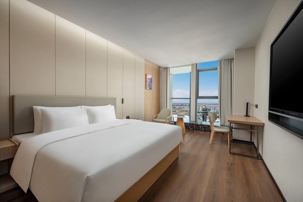 Deluxe Room, 1 King Bed, Non Smoking photo 1